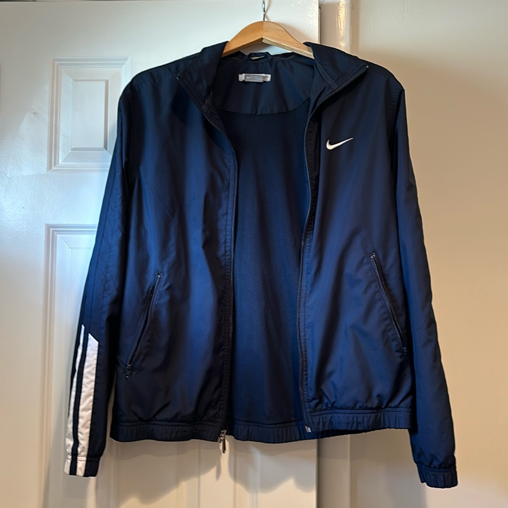 Women’s Nike Size M Windbreaker